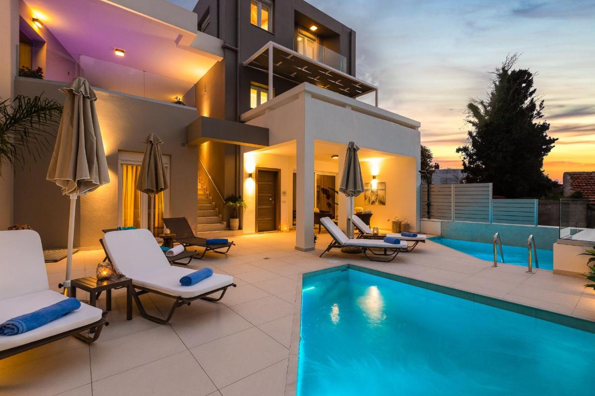 Three Moirai Villa - Housity