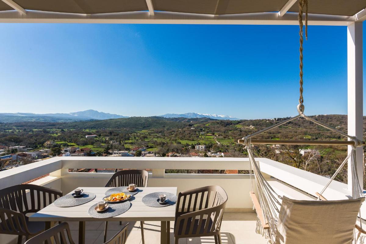 Three Moirai Villa - Housity