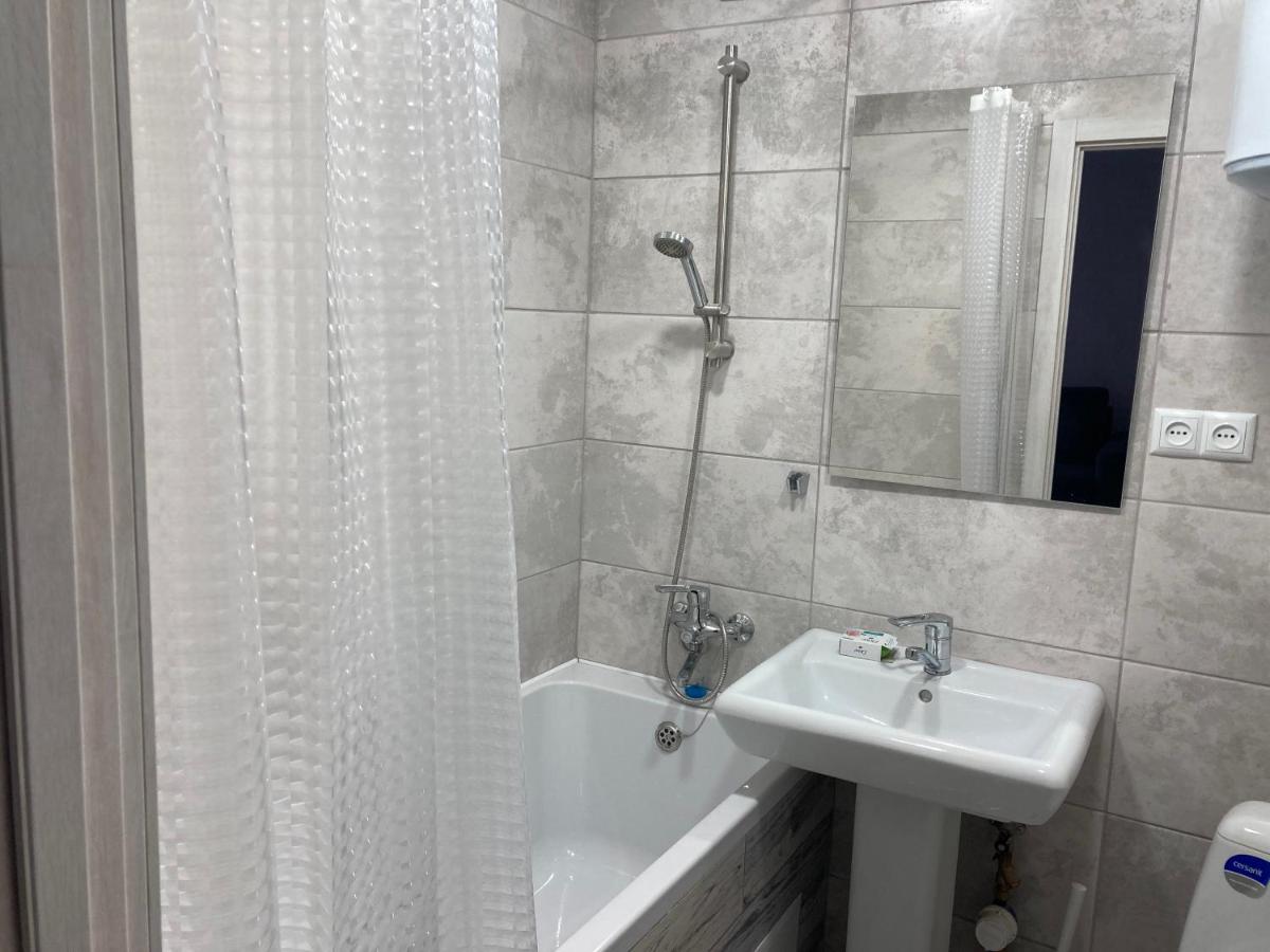 White&Grey apartment - Housity