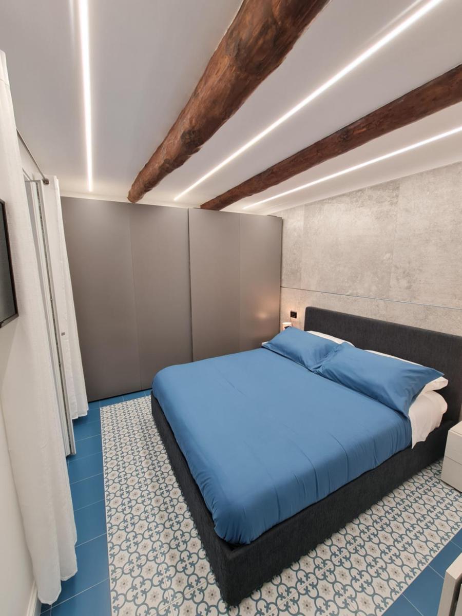 Chiaja Lux House - Housity