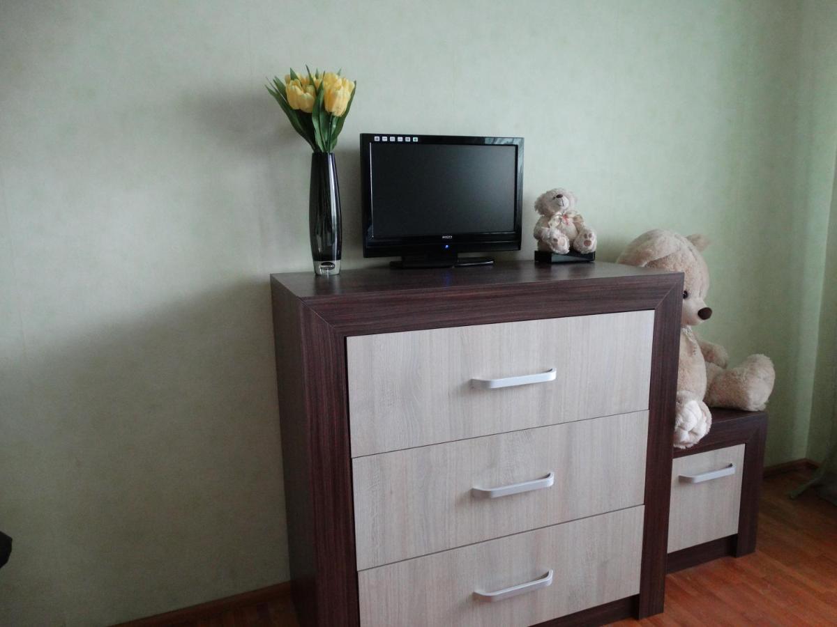 2 Bedrooms with private Bath and balcony near the Airport - Housity