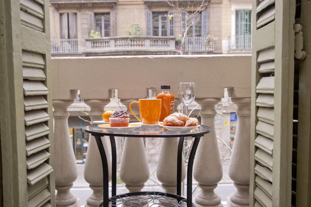 Barcelona City Centre Hostal - Housity