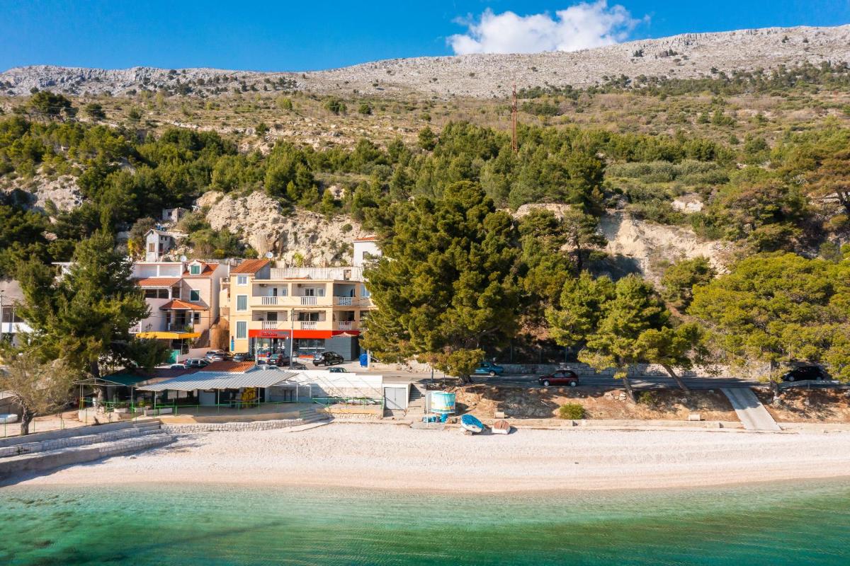 J.B. Beachfront Suites - Housity