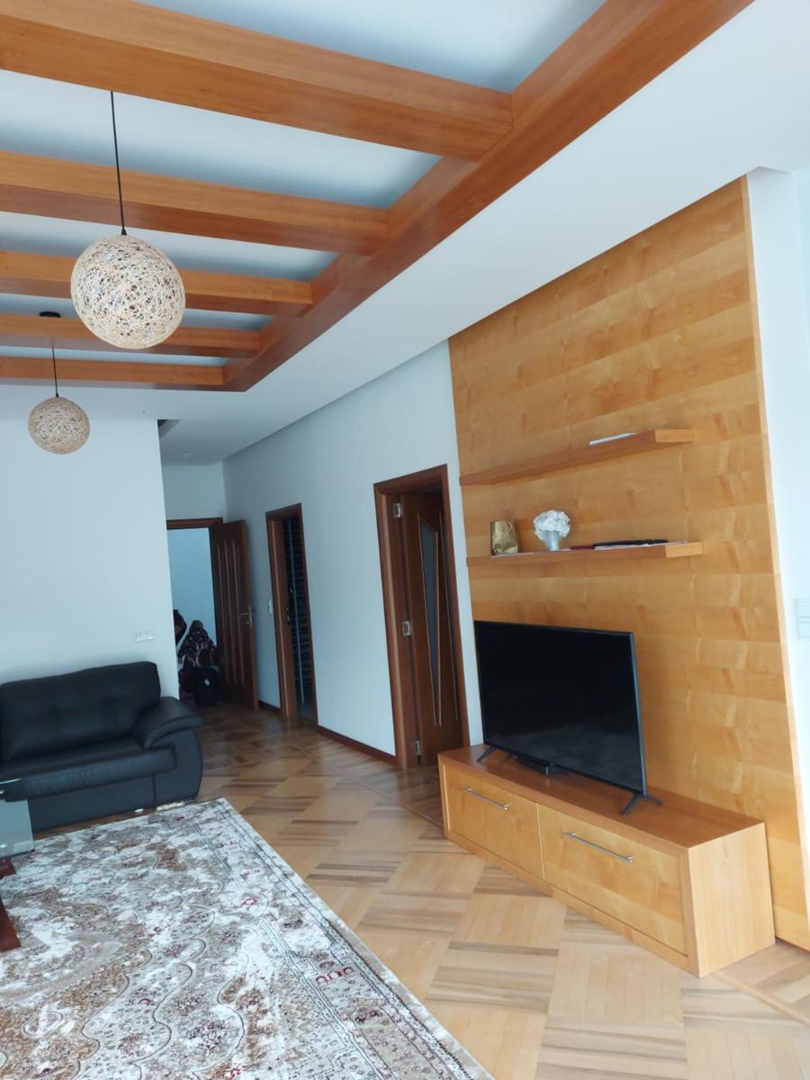 Centar Prenj (pravi profil) - Housity