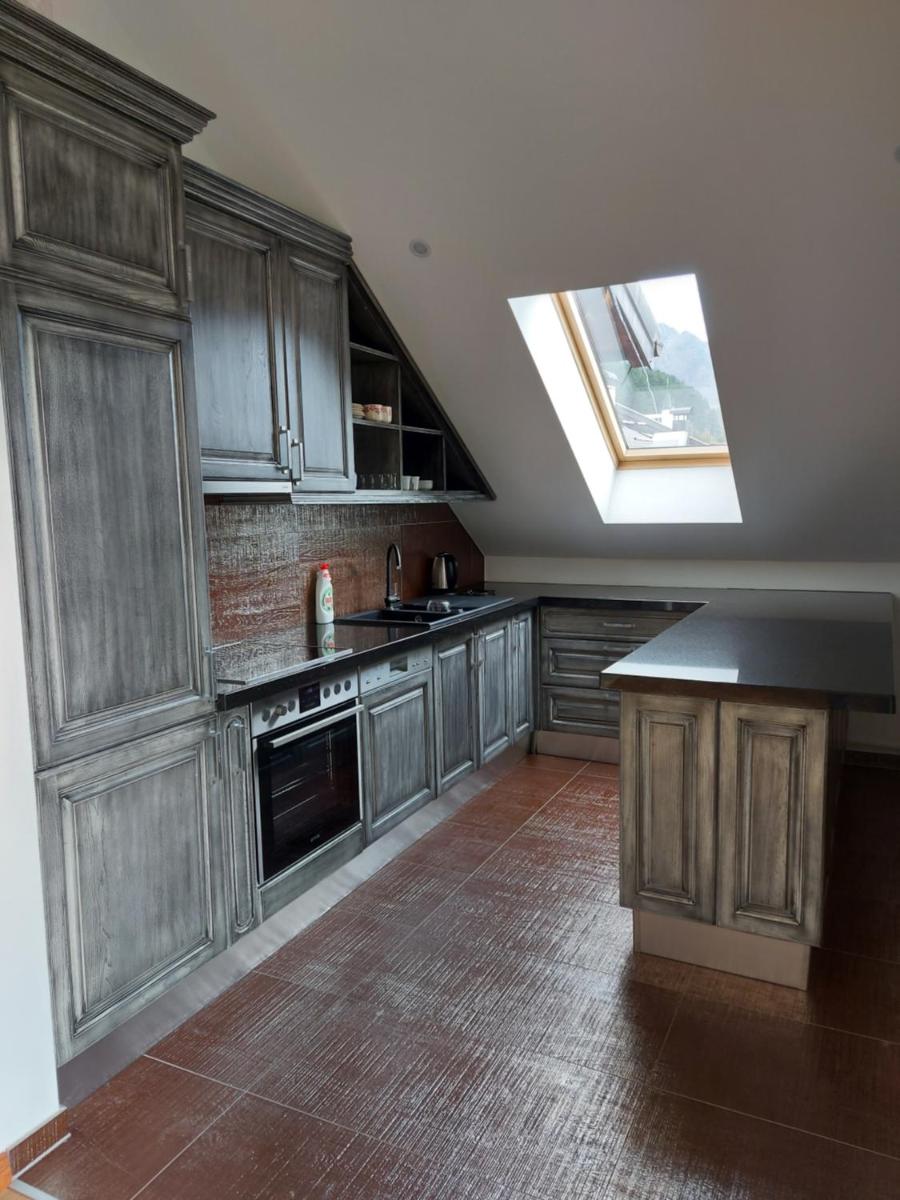 Centar Prenj (pravi profil) - Housity