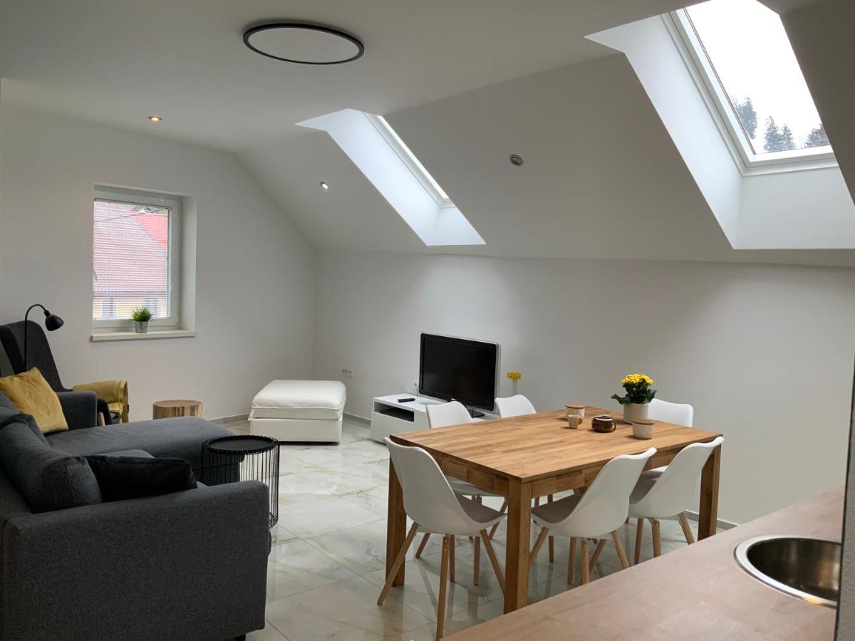 Apartment Julian Discover - Housity