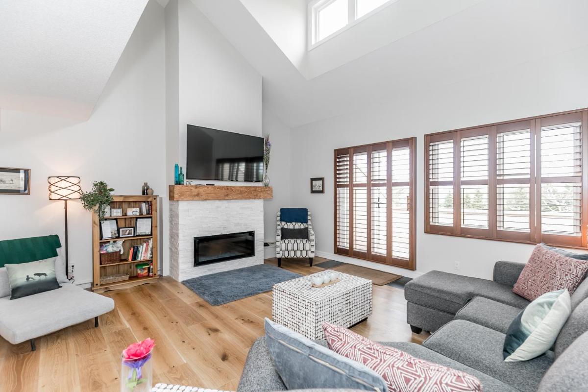 Stunning Townhouse - 3 BDRM Blue Mountain Village Sauna! - Housity