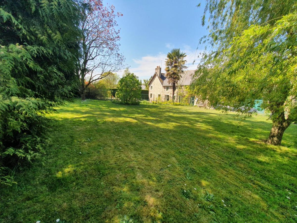 STUDIO PRIVATIF ET SA PISCINE AUX AGAPANTHES DE CROMEL - Le Mont Saint-Michel - Housity