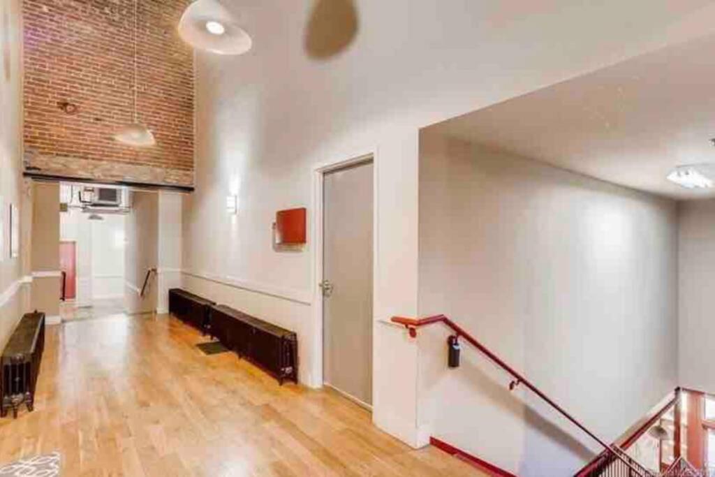 Comfy Loft Hideaway in the middle of Downtown - Housity