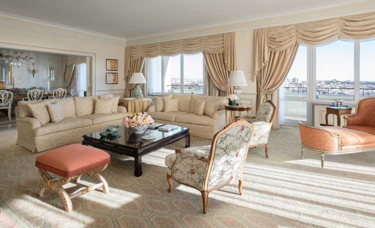 Uma área de estar em Four Seasons Hotel Ritz Lisbon