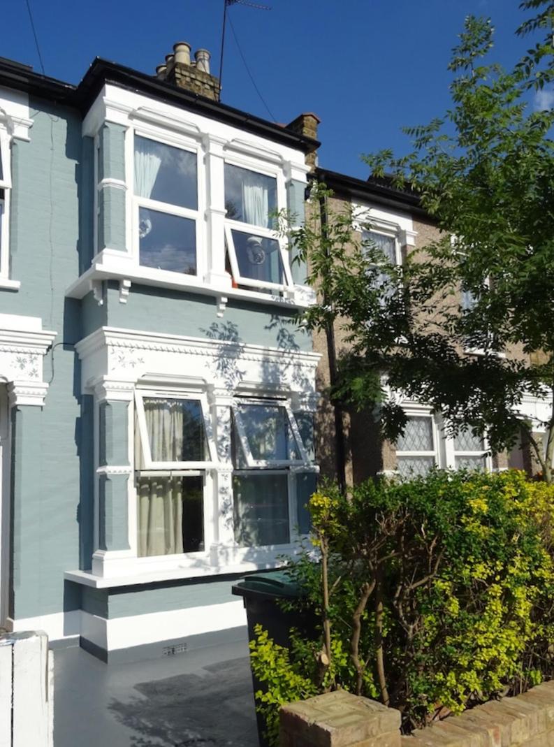Sunny ensuite room and annex near Tottenham Stadium - Housity