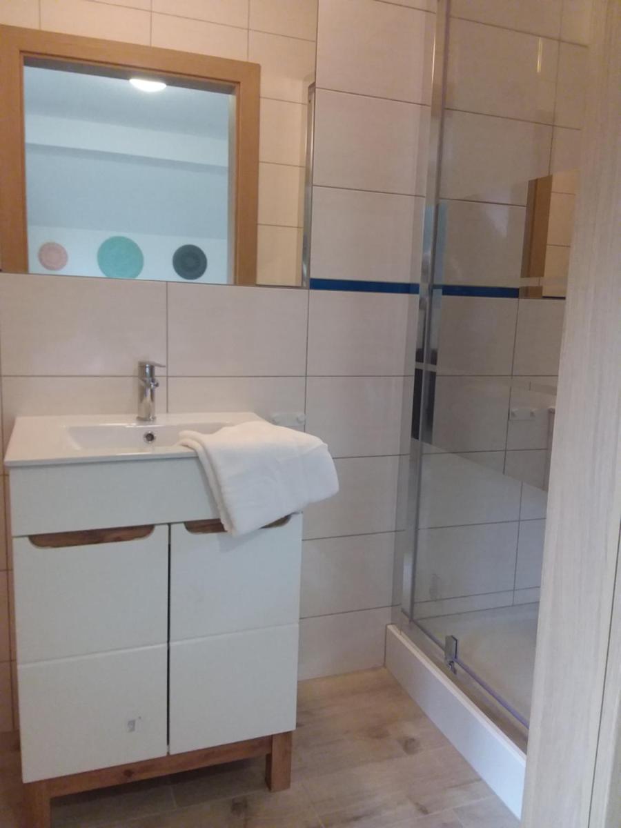 Dworek Akacja uslugi hotelarskie - Housity