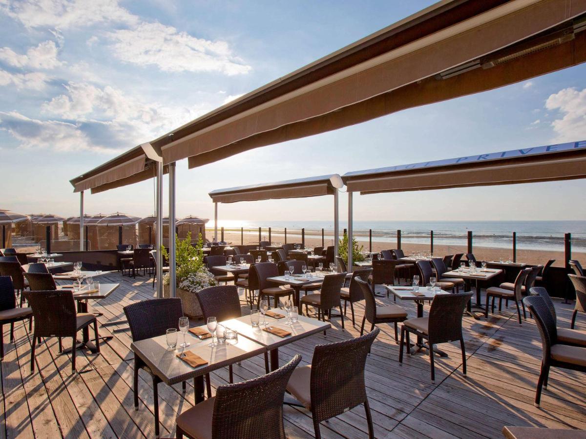 Vue générale sur la mer ou vue sur la mer prise depuis l'hôtel