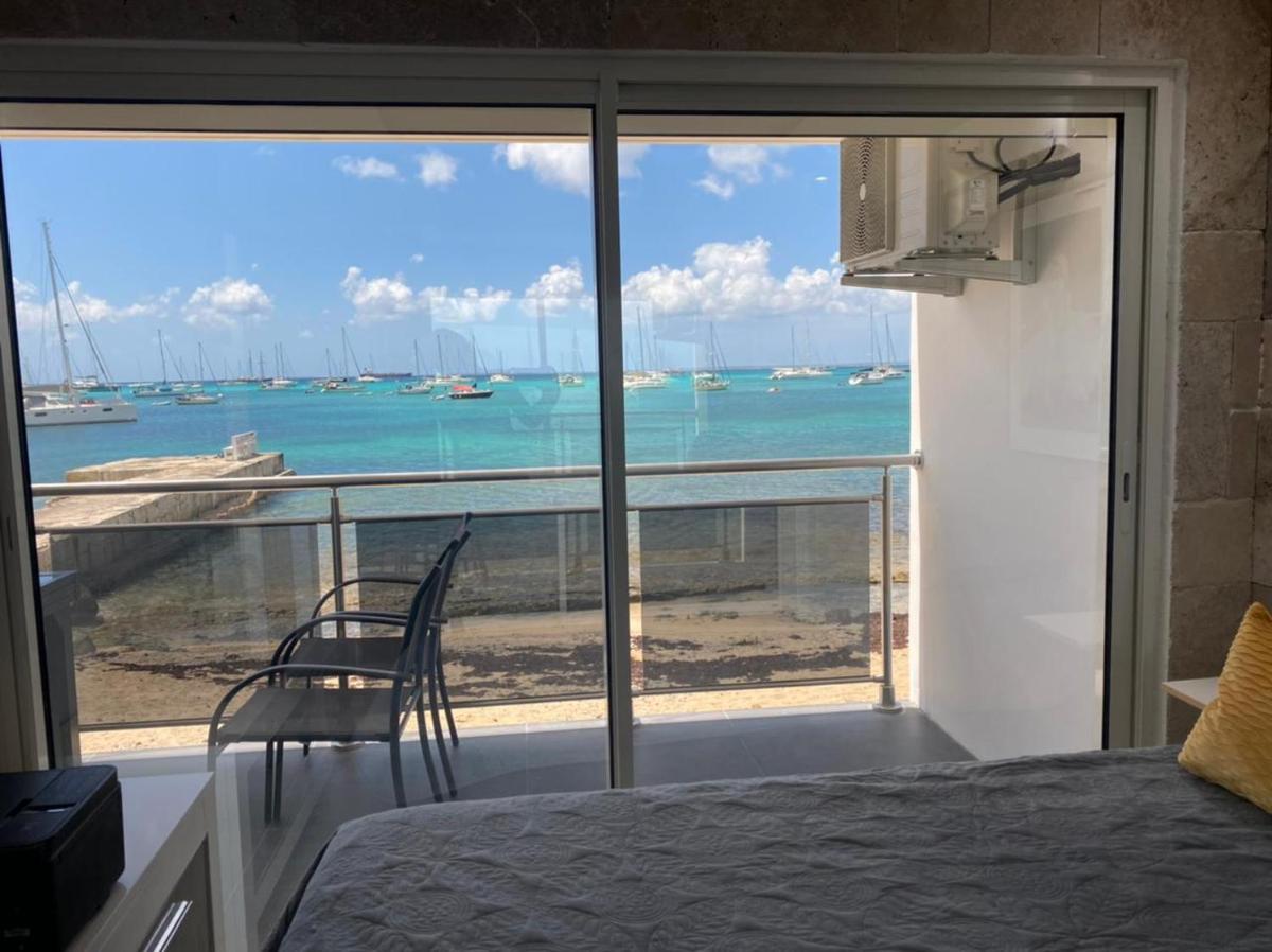 Appartement "Les pieds dans l'eau' au Yacht Club - Housity