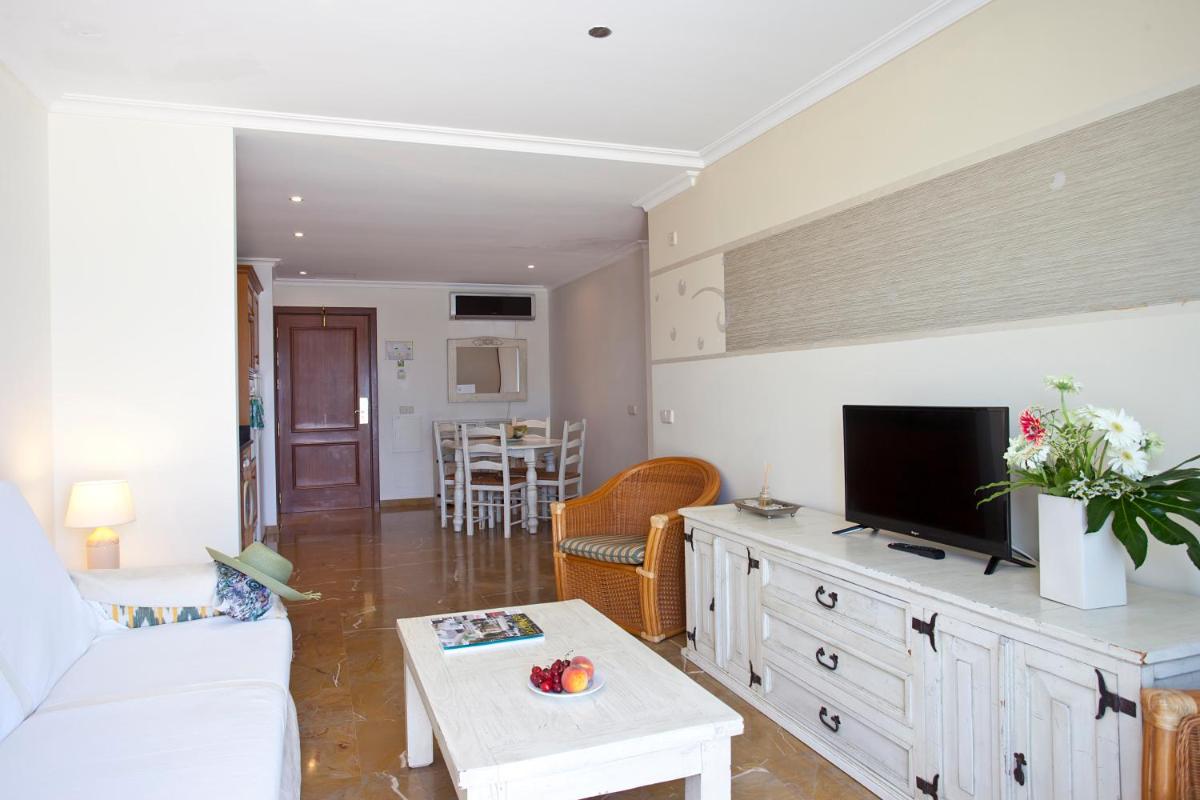 Galeon Suites - Housity