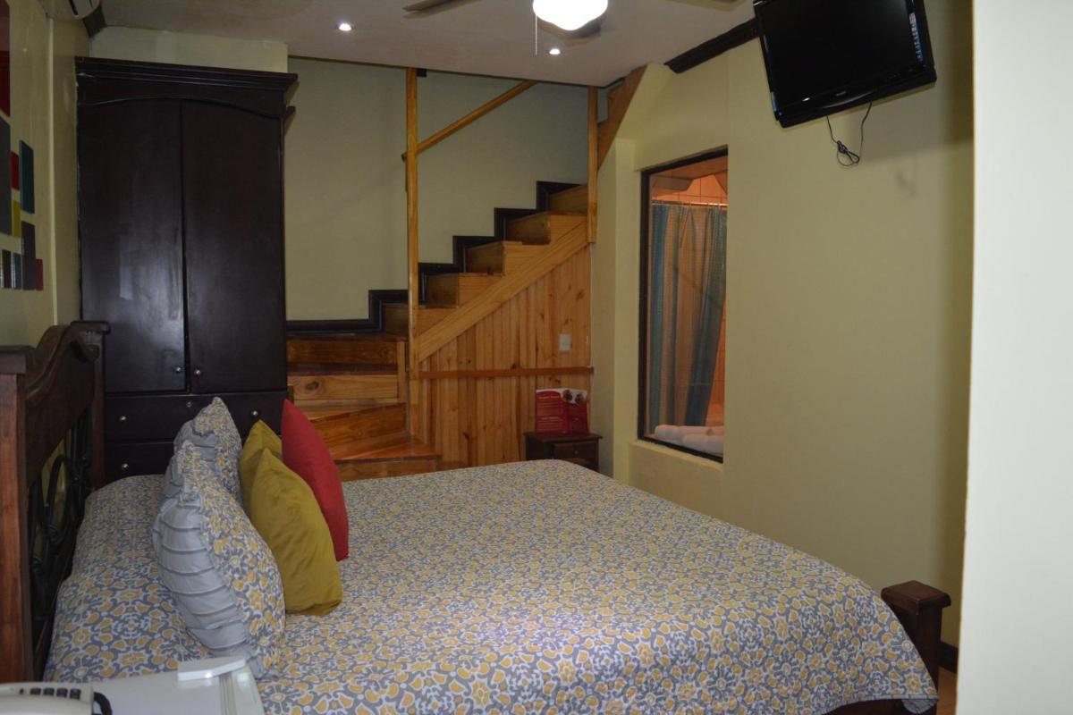 Hotel CR Lounge by Little Havana - Housity