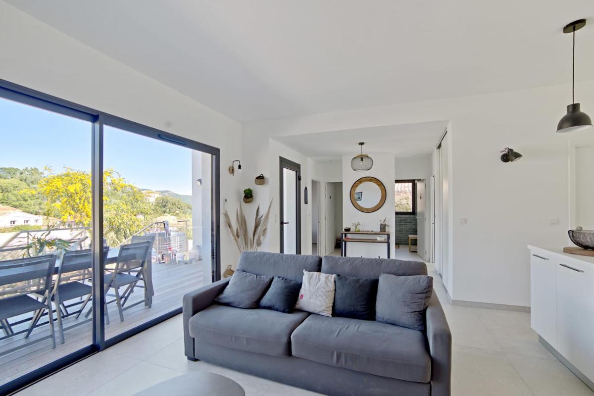 Amazing villa with swimming pool near the sea and Pinarellu - Welkeys - Housity