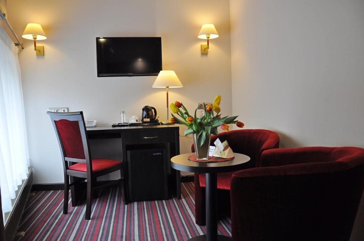 Hotel Atrium - Housity