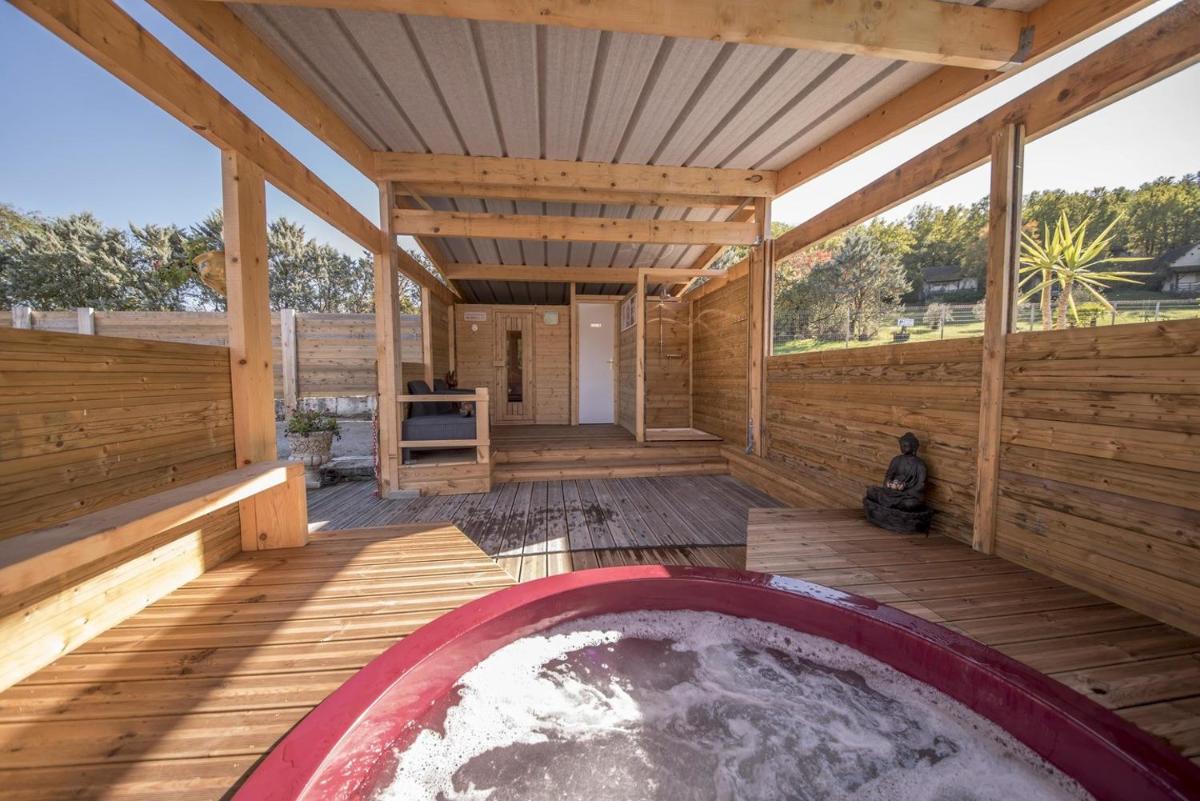 La Colline aux Chalets, Jaccuzi, Sauna - Housity