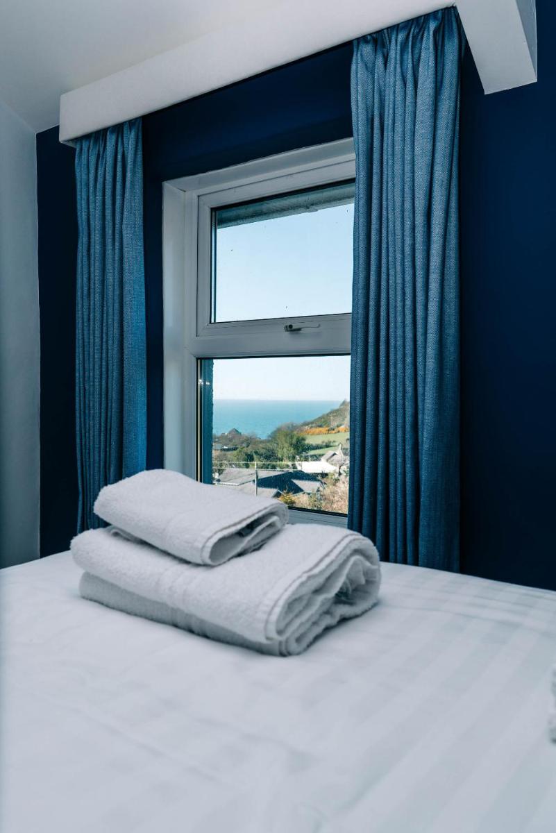 Bryn Berwyn Country House Tresaith - Housity