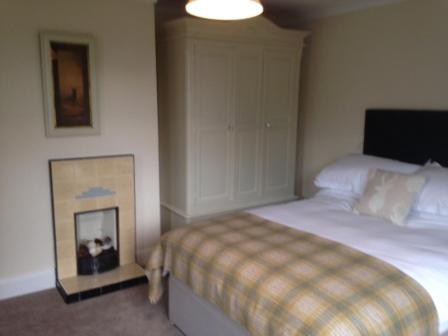 Whitethorn Bed and Breakfast - Housity