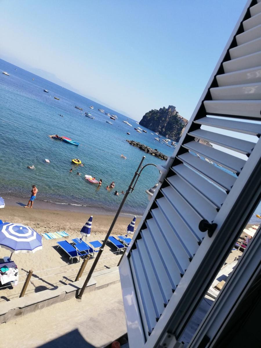 One bedroom appartement at Ischia 20 m away from the beach with sea view and terrace - Housity