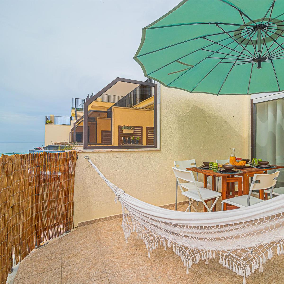 Costa Beach Terrace - Housity