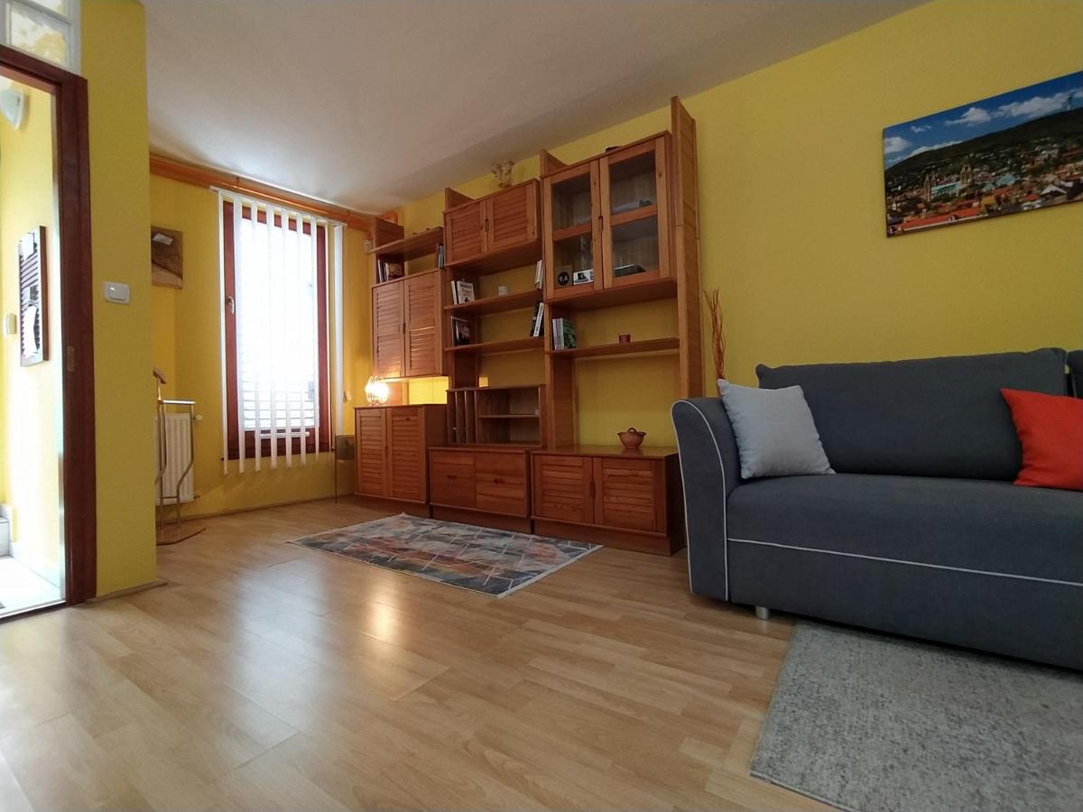Keltaur Studio Apartman with garage - Housity