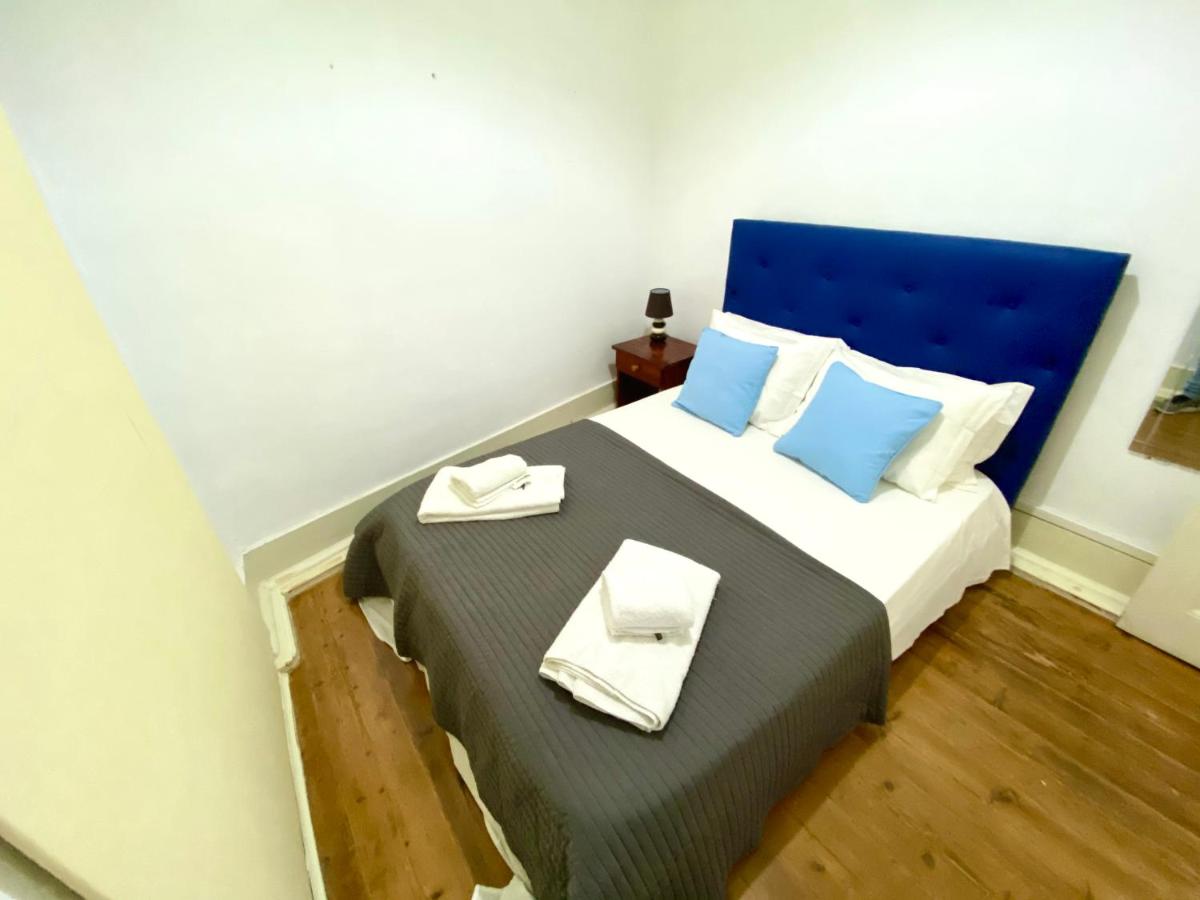 Relax Chiado 3 - Cute Little Double Room with Shared Bathroom - Housity