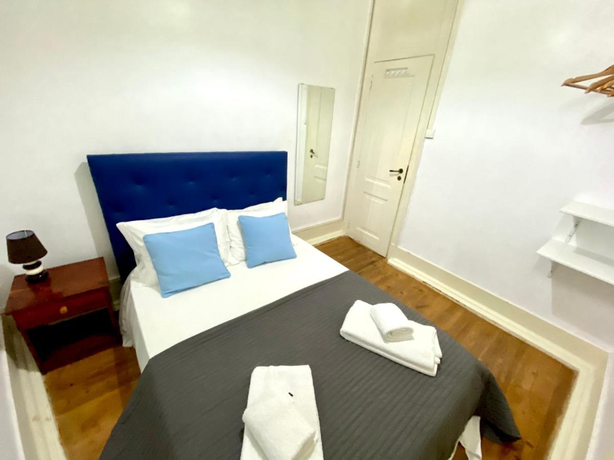 Relax Chiado 3 - Cute Little Double Room with Shared Bathroom - Housity