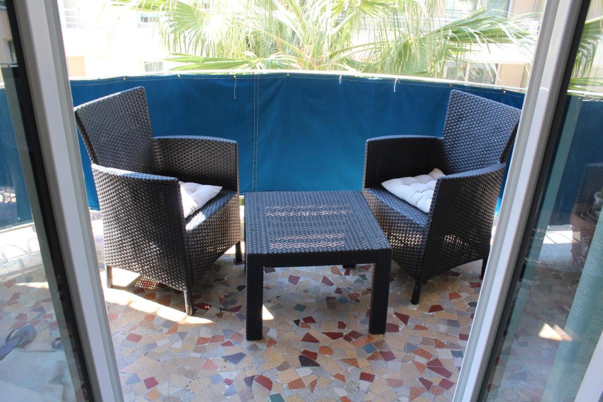 Beautiful 2 beds rooms and living room 3 minutes beaches - Housity