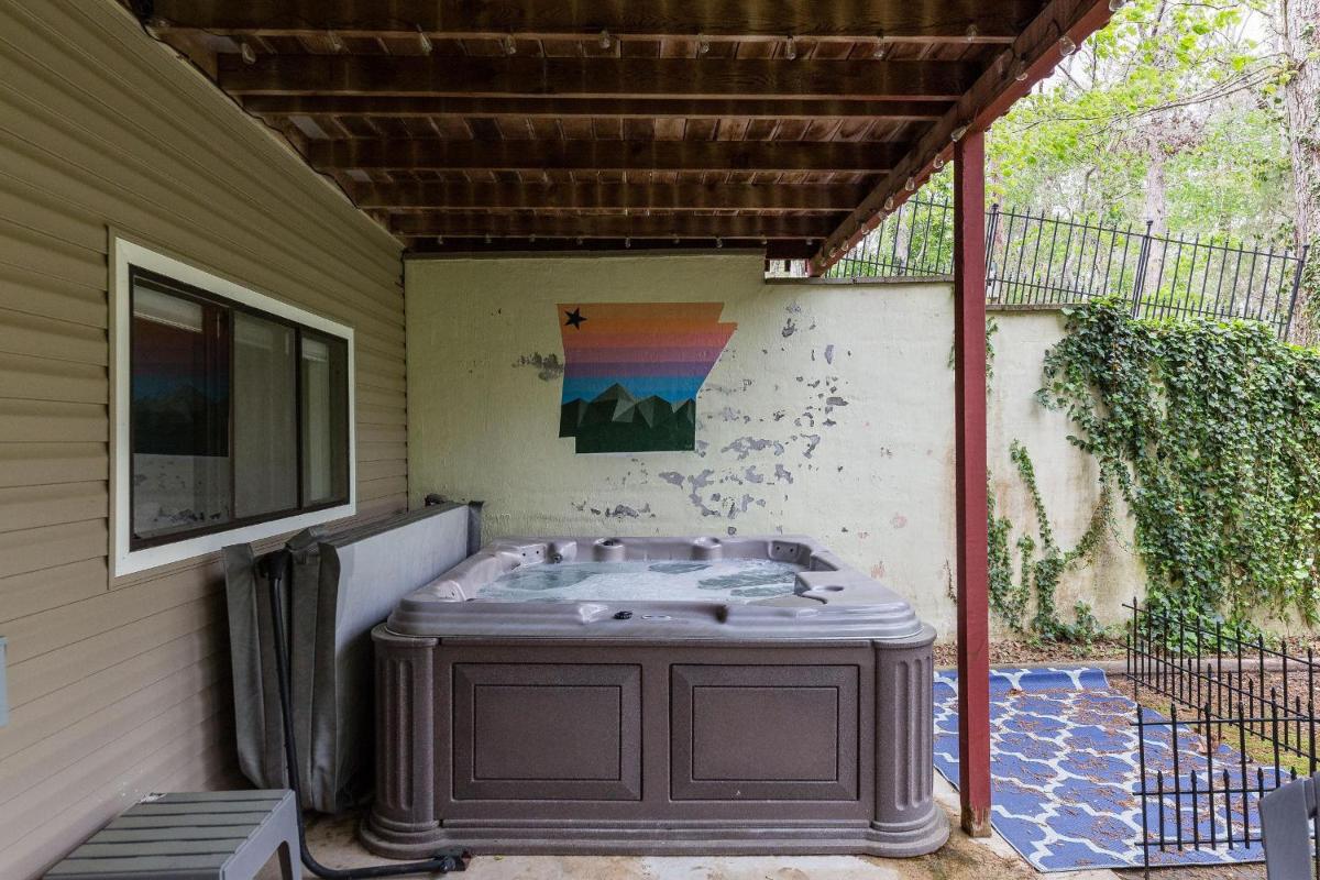 The Hollerview - Your Family and Group Friendly OZ Trails Home Base - Housity