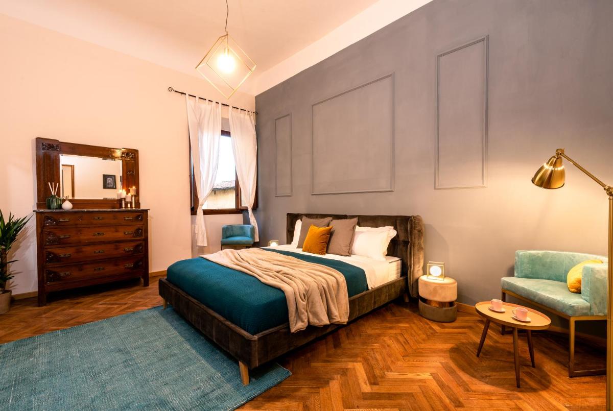 Florentine Palazzo,4 bedrooms,Historic Center apt - Housity