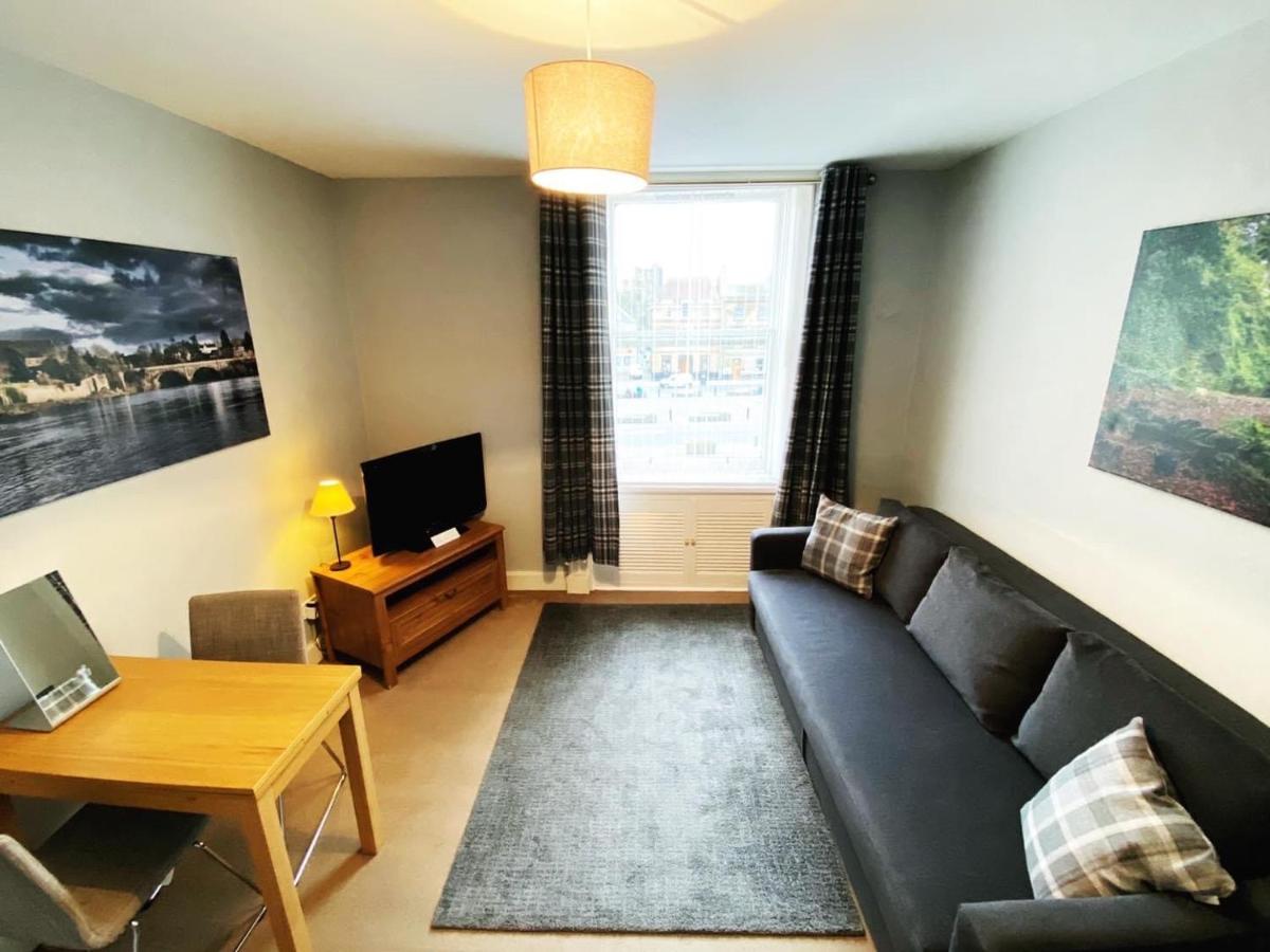 Studio Apartments on the Square - Housity
