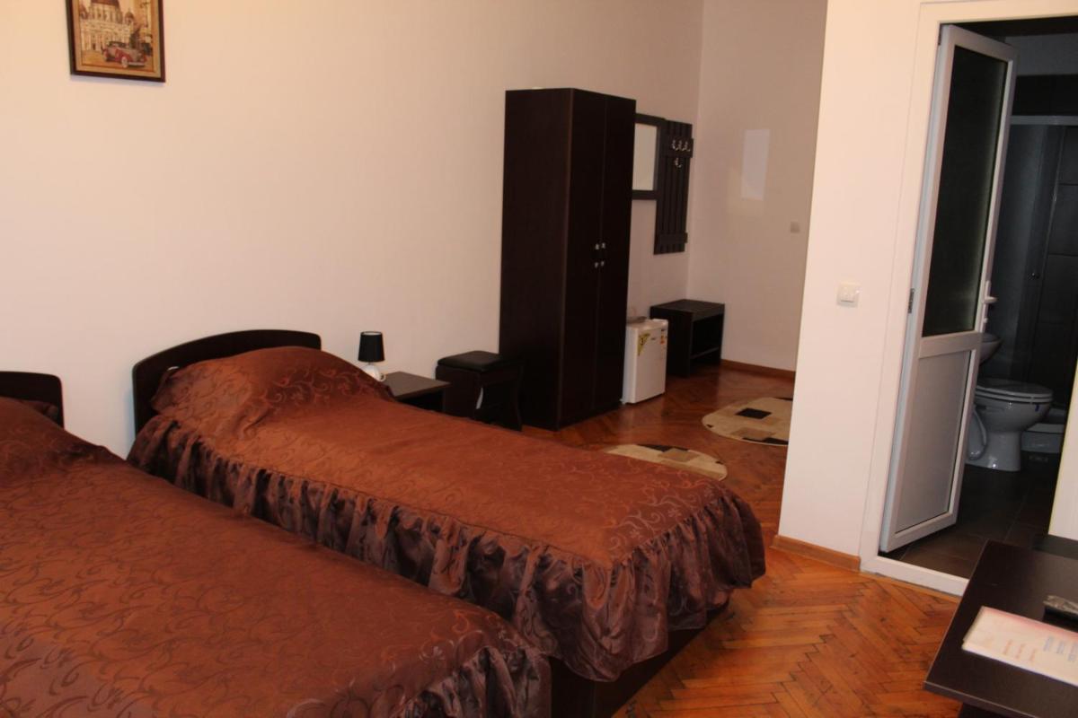 Pensiunea Mioritza - Housity
