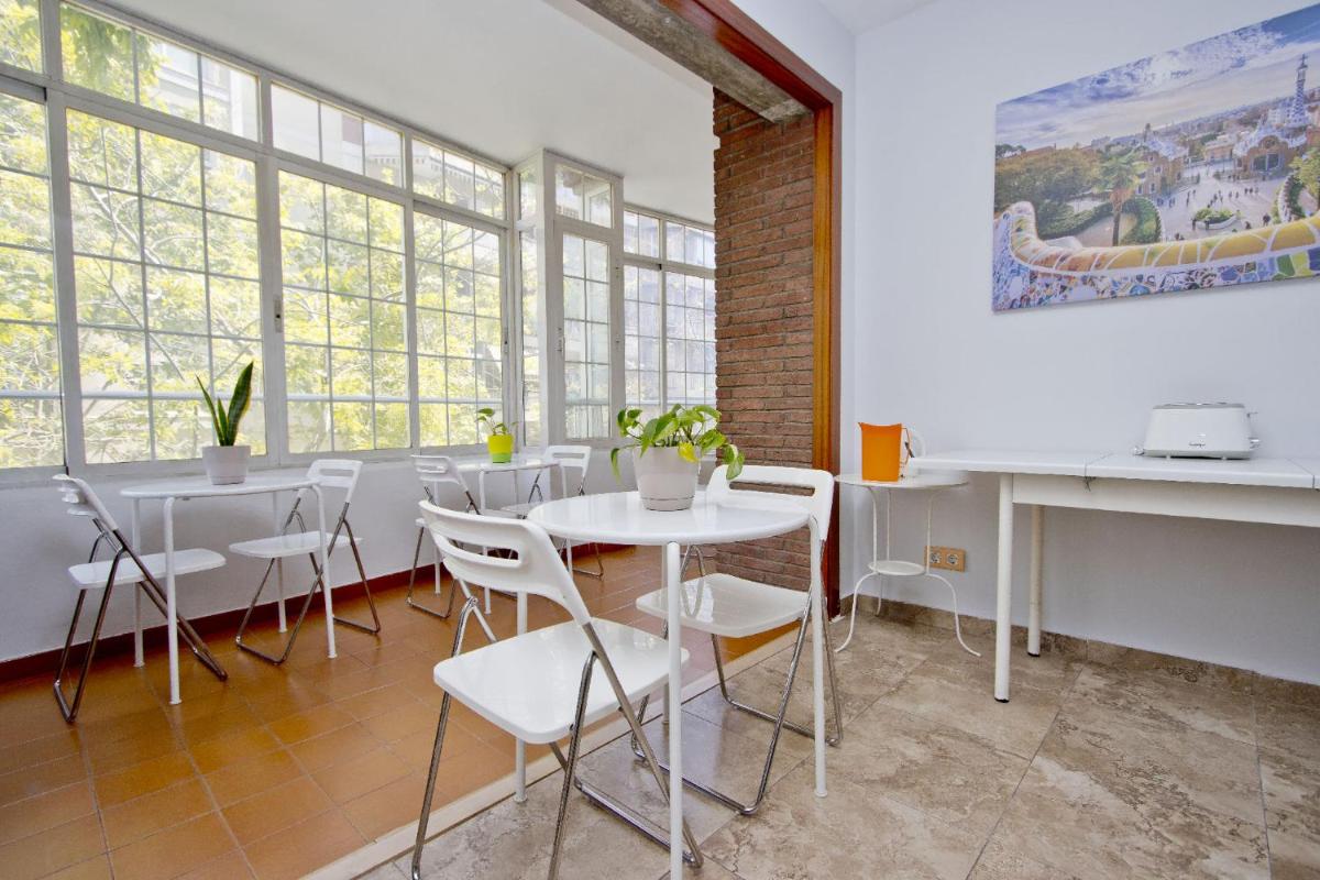 Barcelona City Seven Hostal - Housity