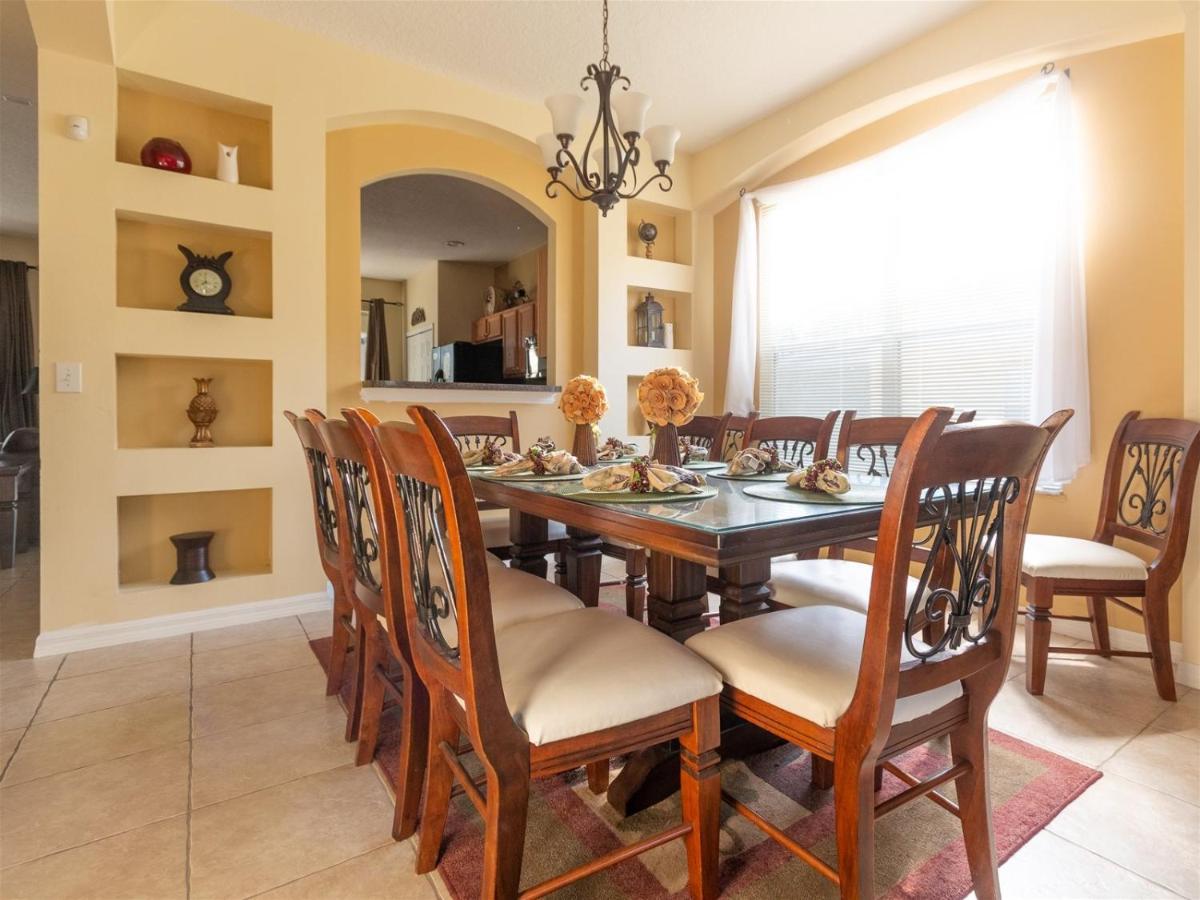 7 Bedrooms in Large Private Vacation Home by Florida Dream Homes - Housity