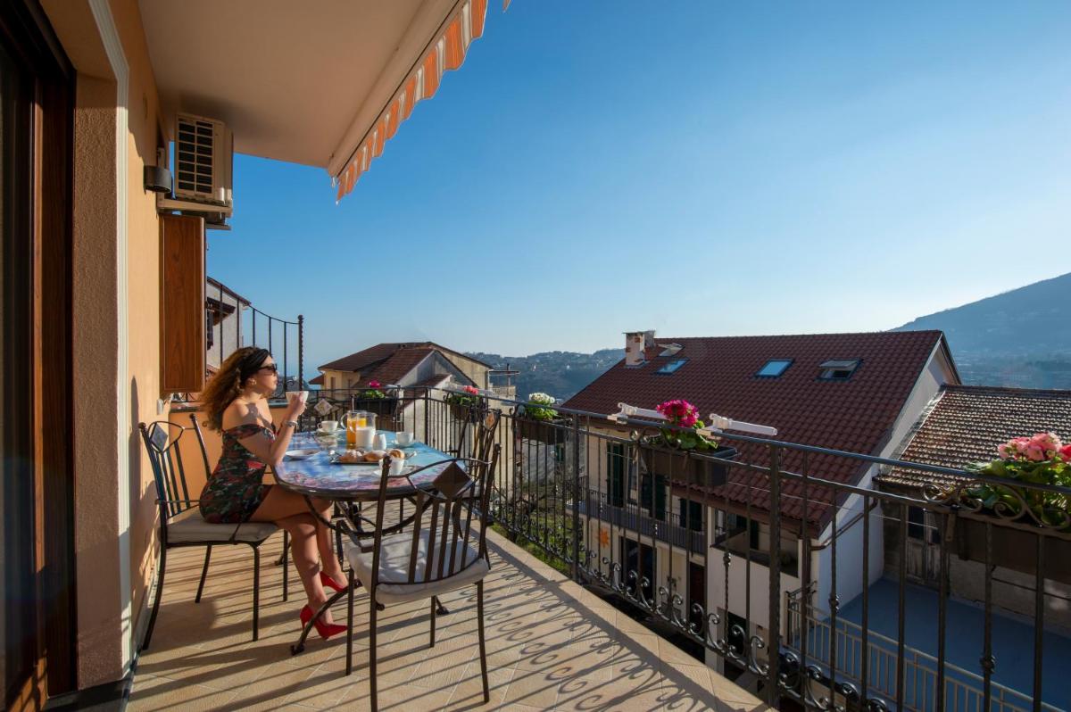 Donna Sofi Holiday House - Housity