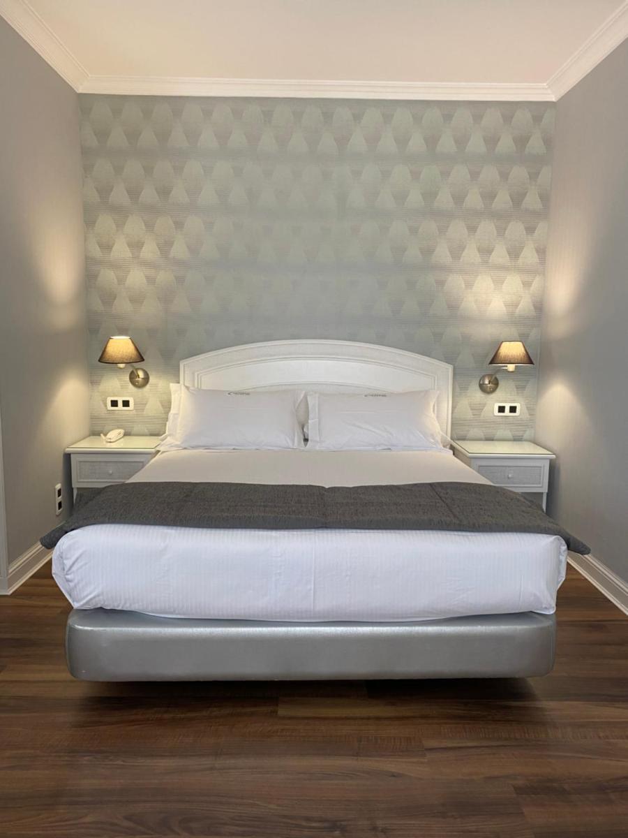 Las Rocas Playa Hotel - Housity