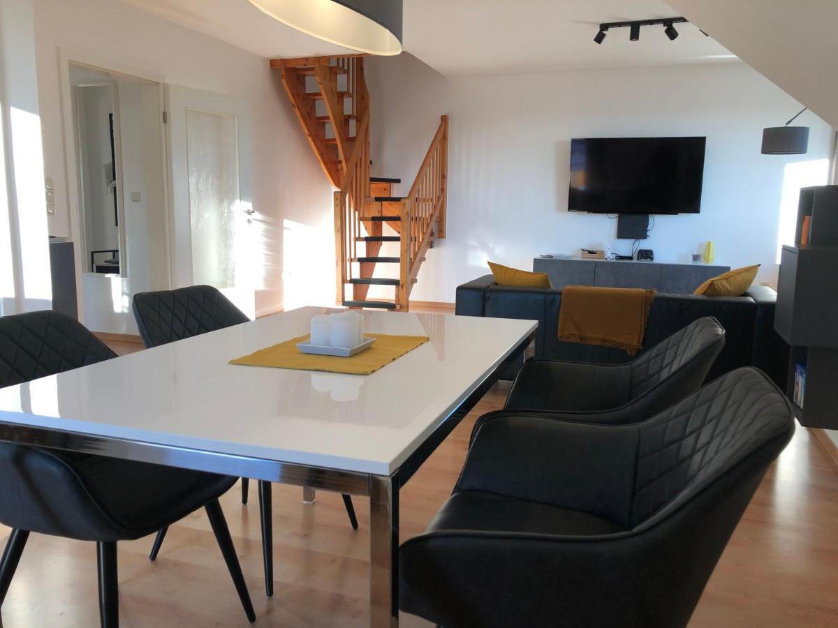 2 Ferienwohnungen mit Balkon für 6 Personen - Housity