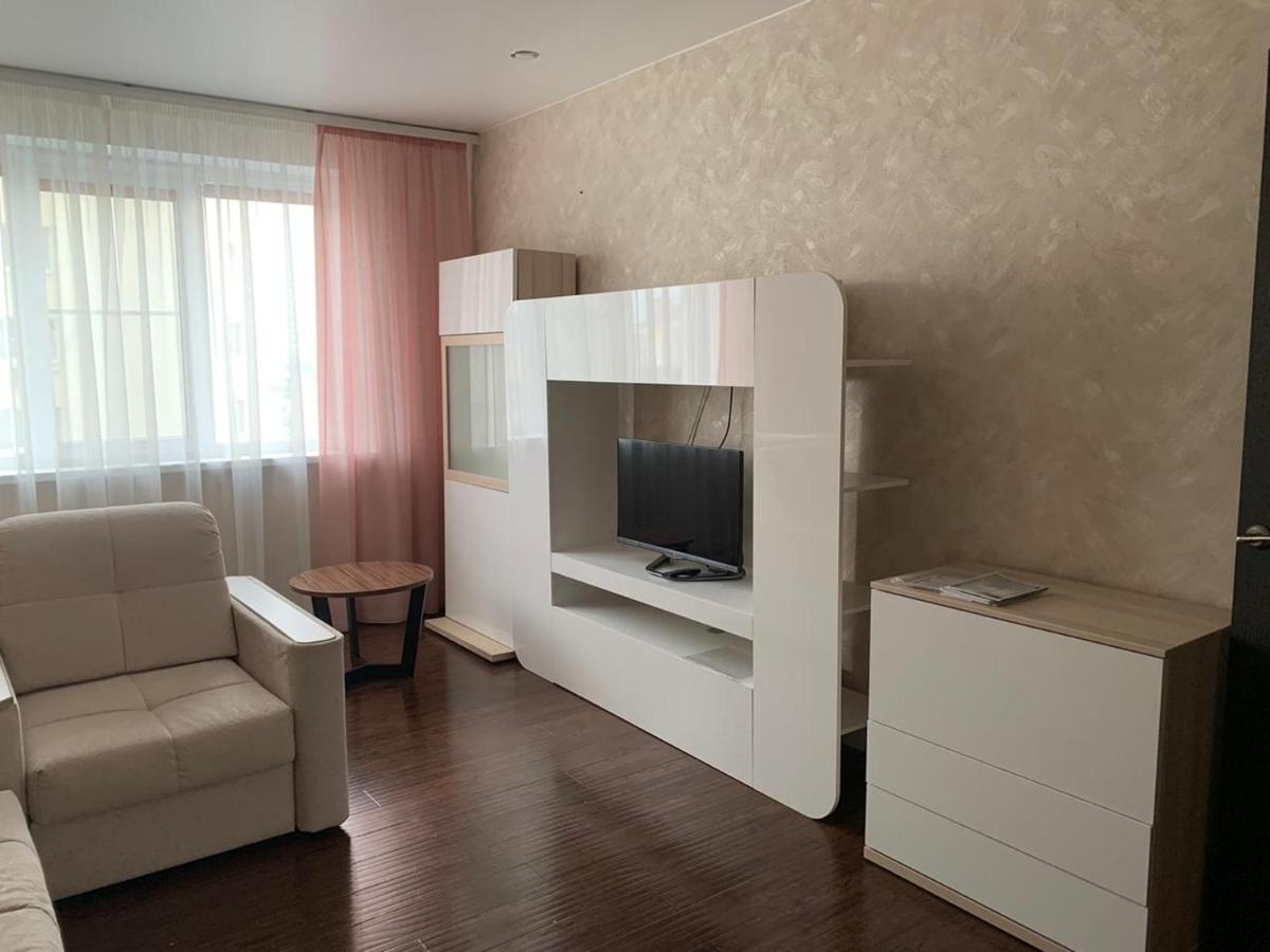 Центр 73 Семейные Апартаменты с балконом - Housity