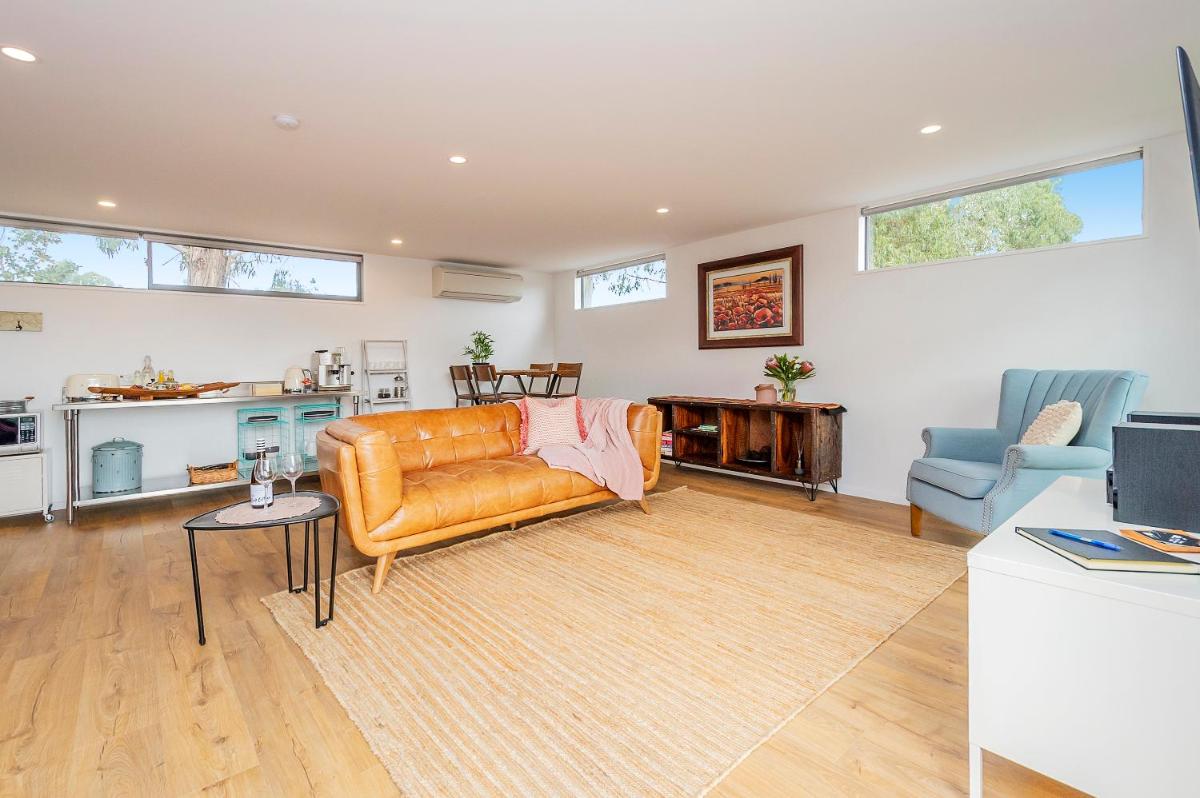 Farm Retreat B&B - Housity