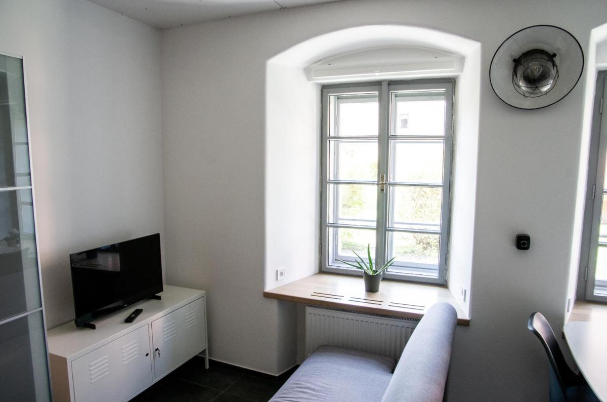 Garsoniéra Sedlecká v centru Kutné Hory - Housity