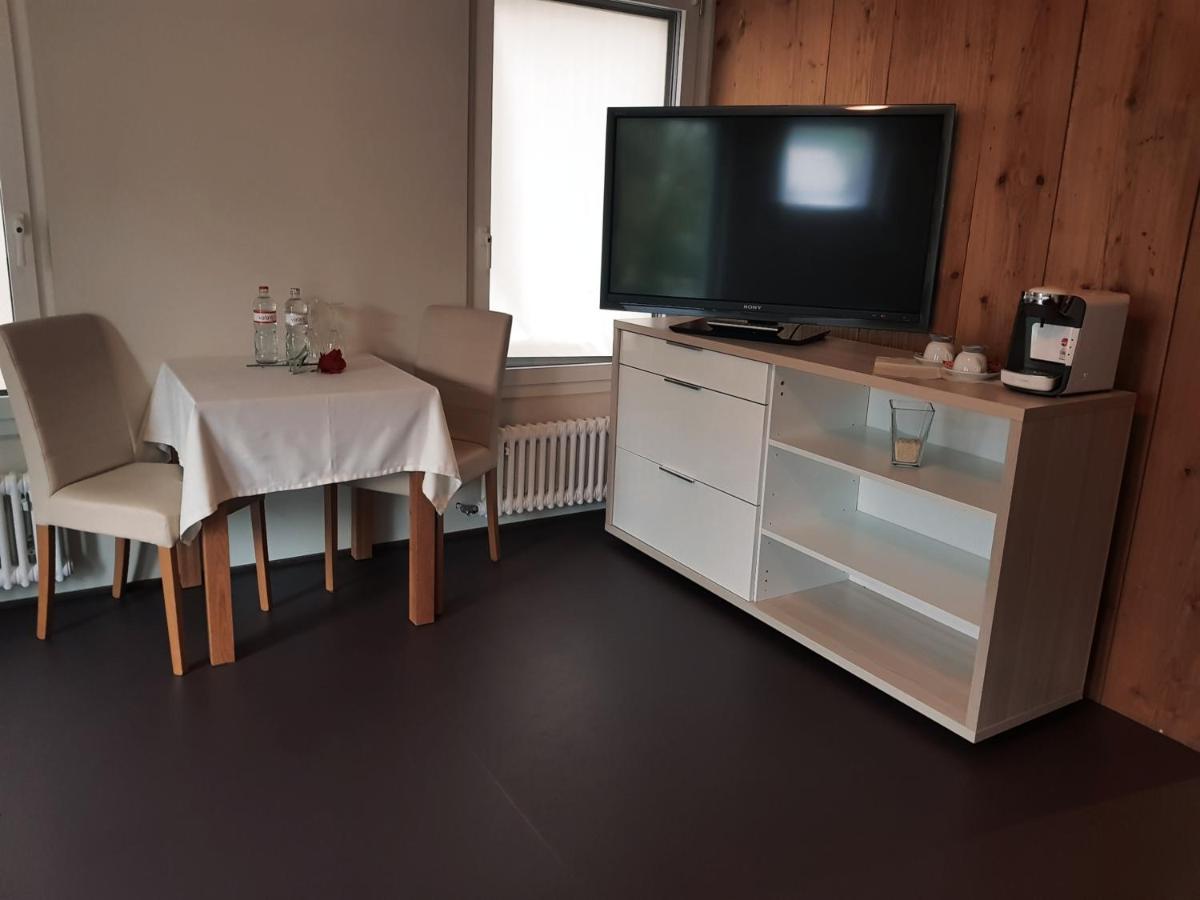 Zyba-Hotelzimmer-Vermietung Aesch Kanton Luzern - Housity