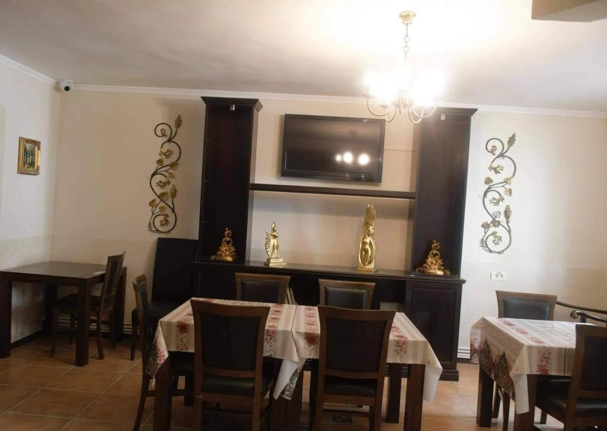 Pensiunea Red Rock - Housity
