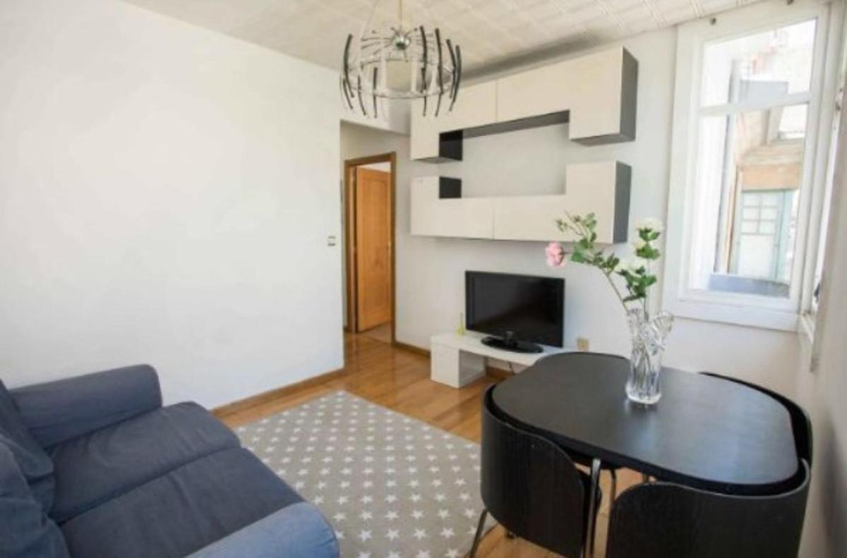 Suitetrails - 3 bedrooms appartement with jacuzzi and wifi at A Coruna 3 km away from the beach