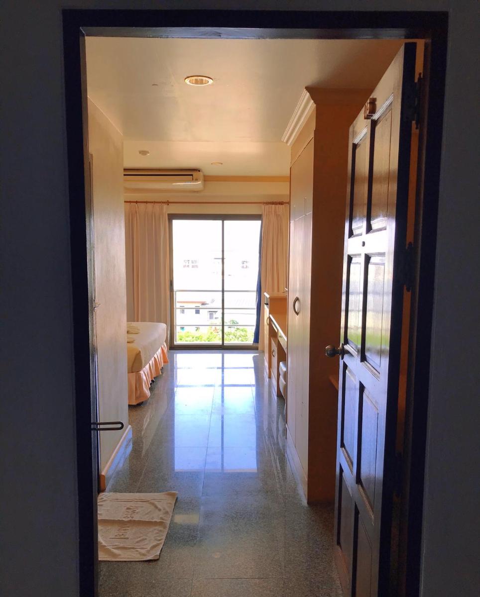 Maneerote Hotel - Housity