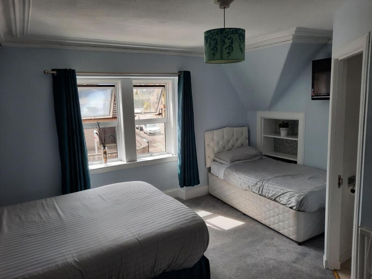 Jacobite Rose - Housity