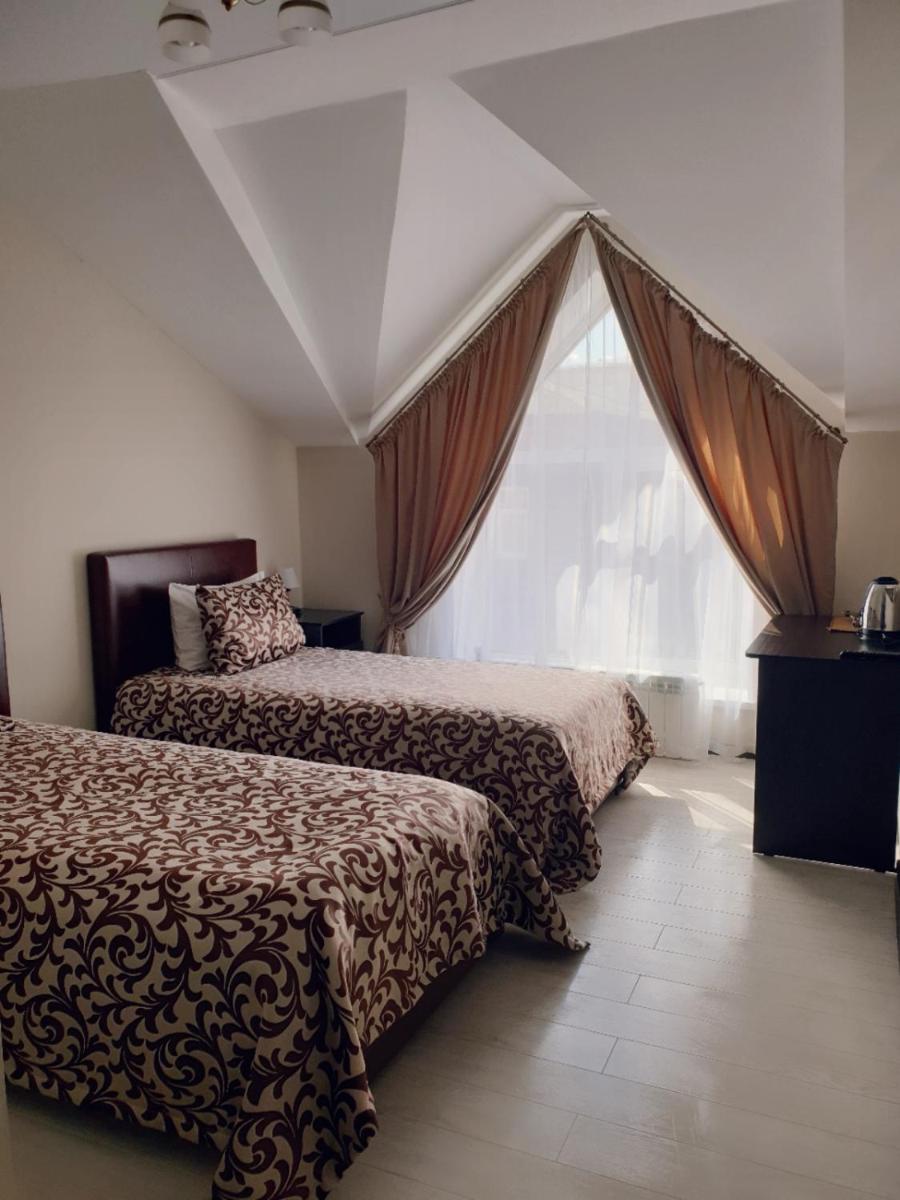 Central Hotel - Housity