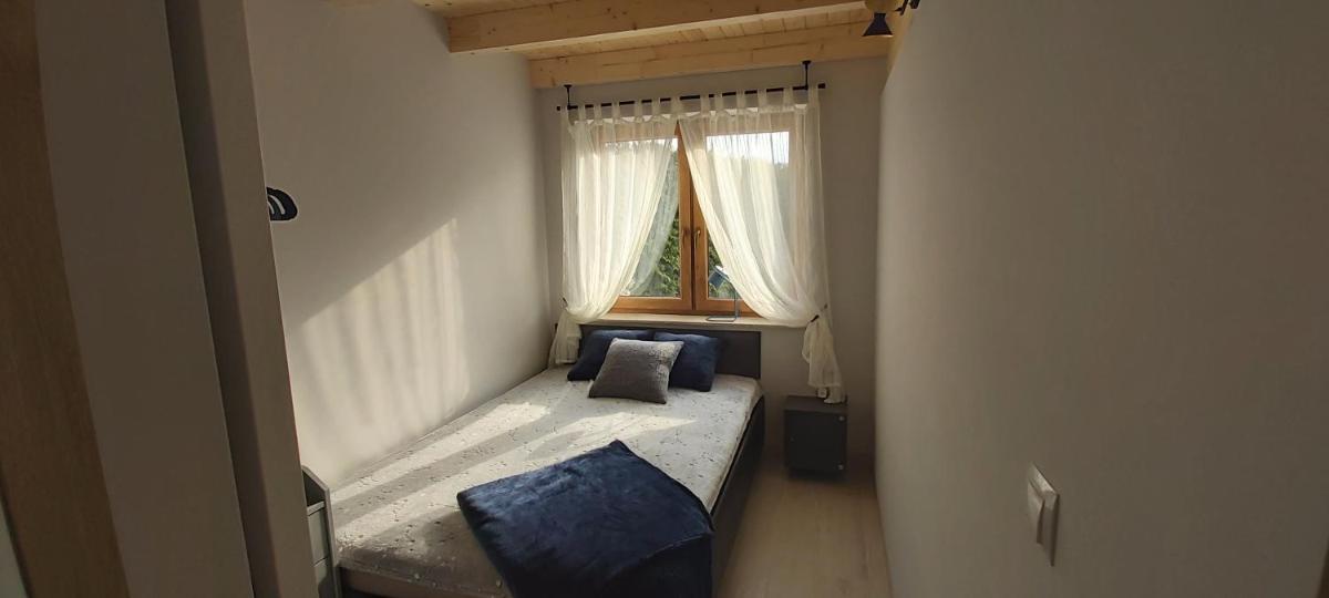 Między Szlakami - Housity